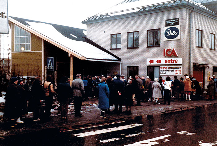  Ombyggnation av Ugglebo, vy från norr, köer vid nya entrén, 1984, Ugglebo Arbetareförenings Aktiebolag